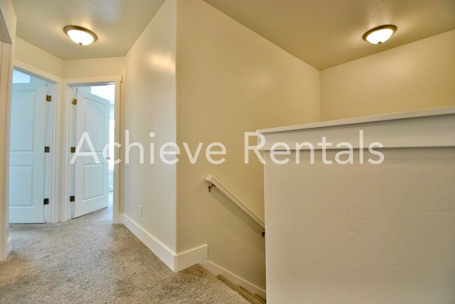 Building Photo - Conveniently Located North Logan Village Townhome | Near Utah State and Hospitals
