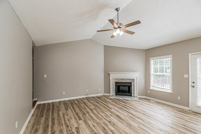 Building Photo - 1012 S Willhaven Dr