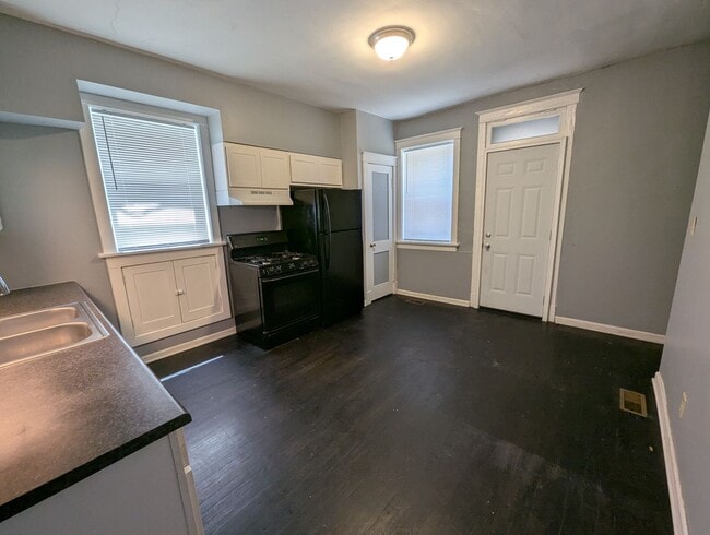 Building Photo - 3339-41 Salena