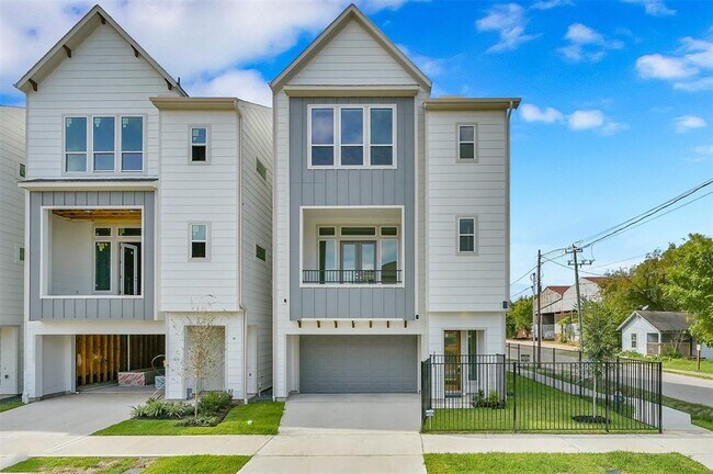 Foto del edificio - 1421 Fowler St