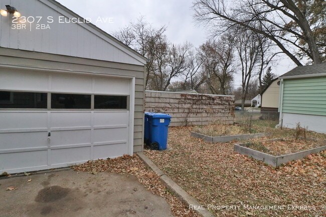 Foto del edificio - Perfect 3 bed 2 bath in a great location!