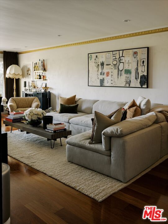 Foto del edificio - 1219 Sunset Plaza Dr Dr