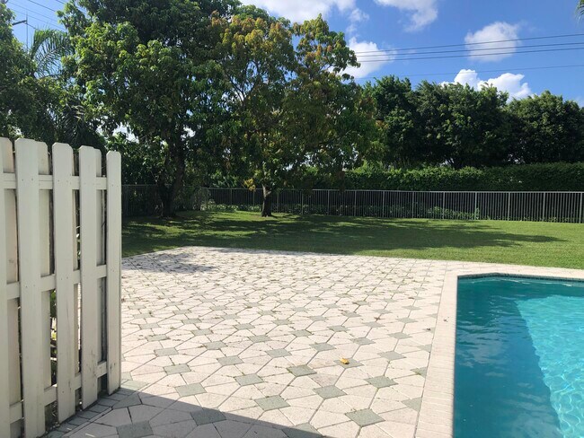 Foto del edificio - 10945 Ravel Ct