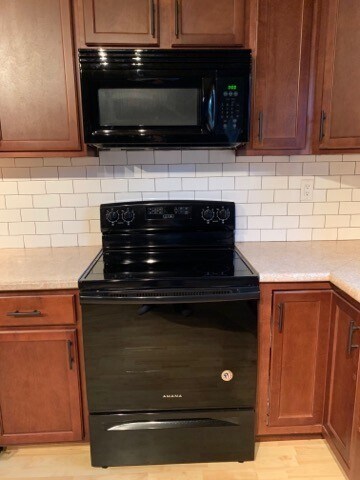 Foto del edificio - 522 25th Ave NW