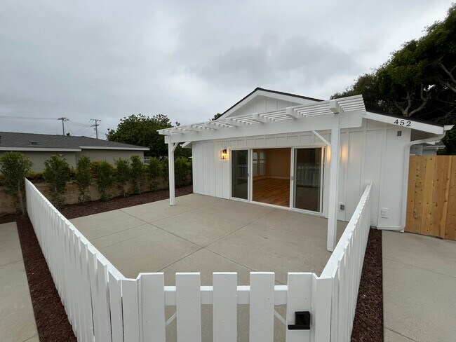 Building Photo - 452 Chinquapin Ave