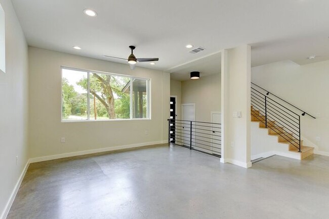 Building Photo - Modern Farm House Design