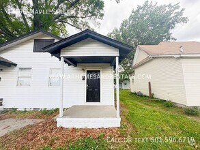 Building Photo - 1319 Maple St