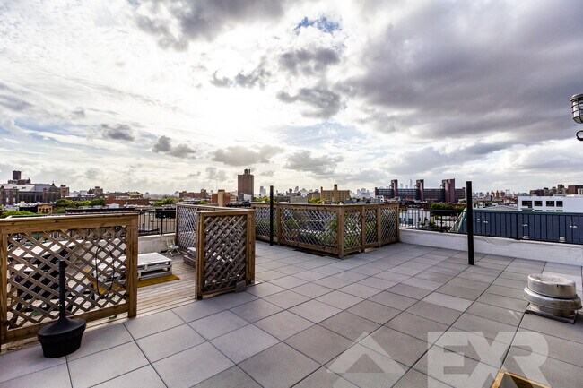 Foto del edificio - 618 Bushwick Ave