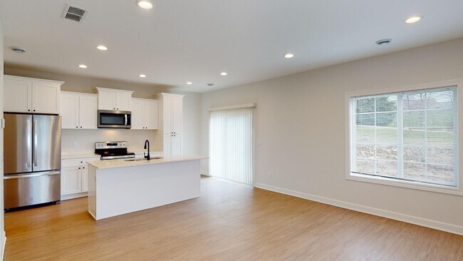 Foto del edificio - 3 Bedroom End Unit
