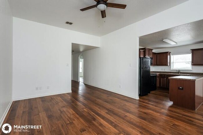 Foto del edificio - 6103 BEAR MEADOWS, SAN ANTONIO, TX 78222