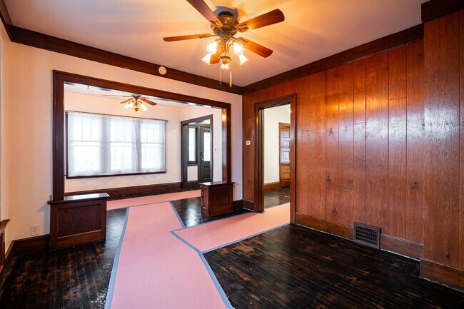 Foto del edificio - Charming 3-Bed Home in Bayview!  With 2 Car Garage!!  Pets Welcome!