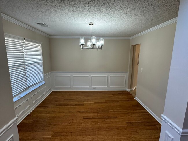 Foto del edificio - Wonderful 4 Bedroom Home in Heart of Conyers!