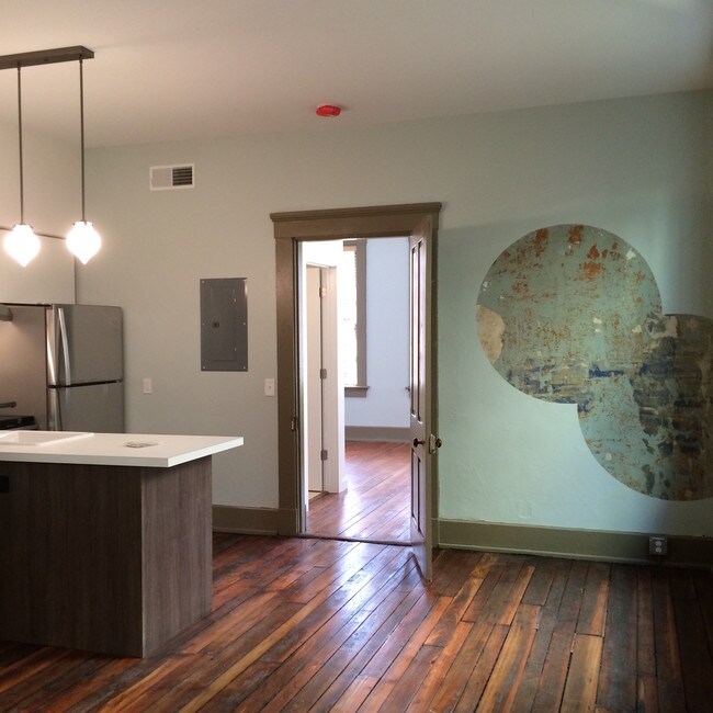 Foto del edificio - 512 E 12th St