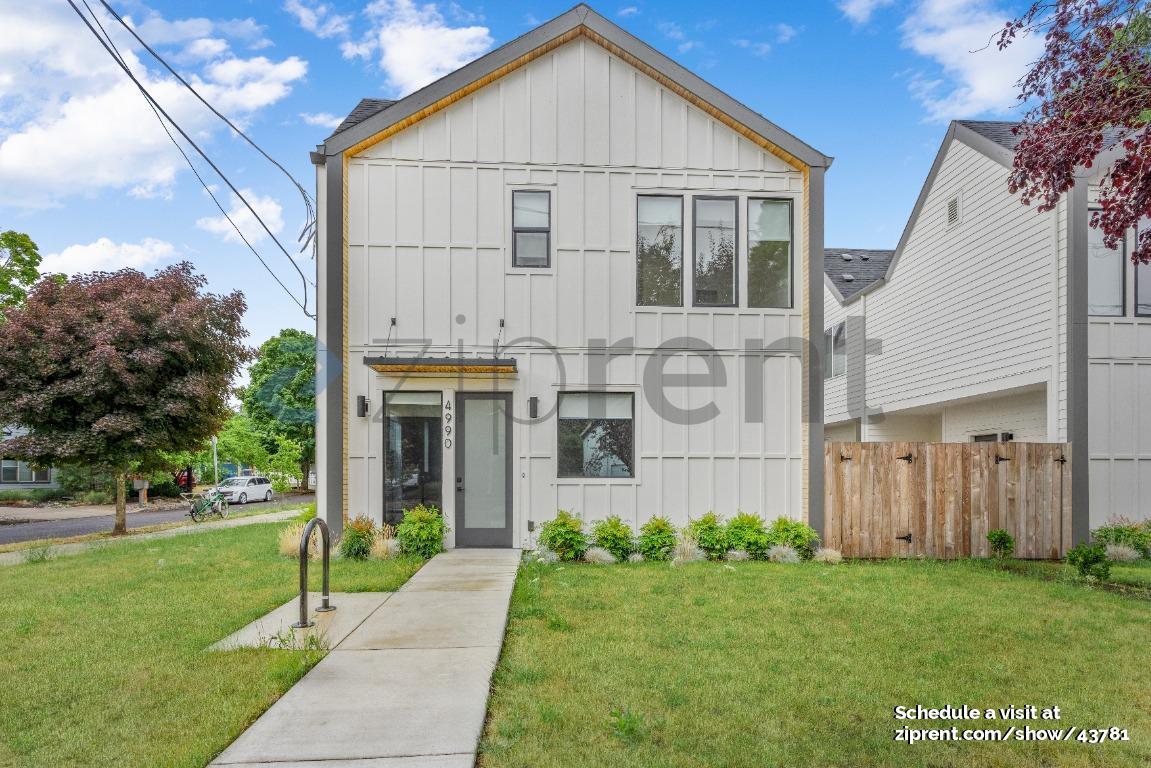 Primary Photo - 4990 SE Ogden St