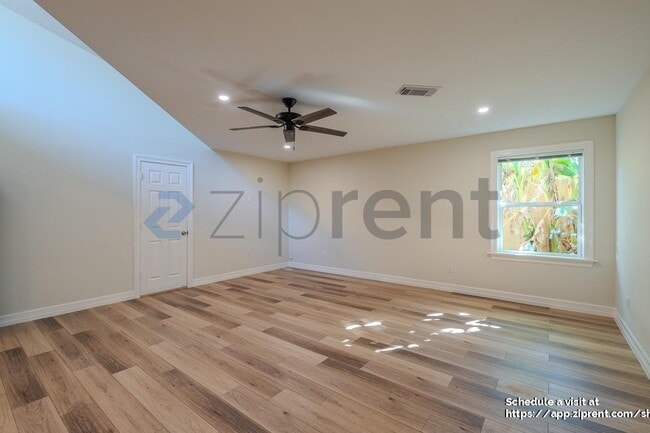 Foto del edificio - 4031 Leeshire Dr