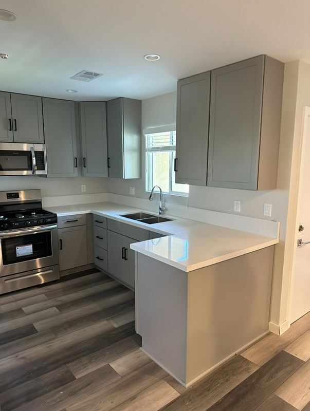 Foto del edificio - 4965 Imperial Ave