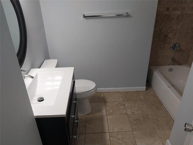 Foto del edificio - 6680 Cambridge Dr