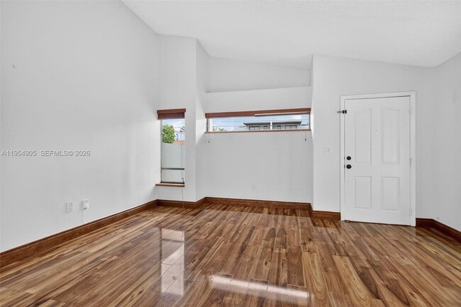 Foto del edificio - 1632 SW 19th Ter