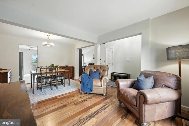 Foto del edificio - 9571 Basilwood Dr