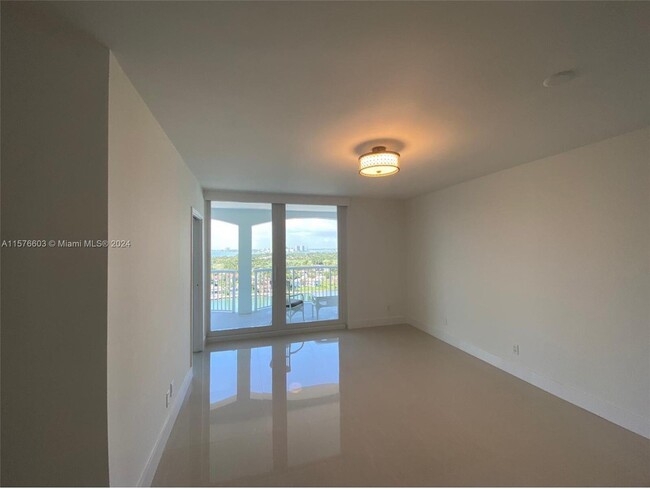 Building Photo - 5401 Collins Ave