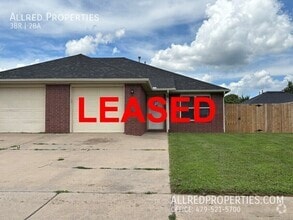 Building Photo - 403 E Asher Ct