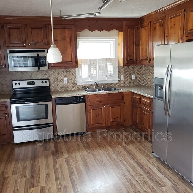 8060 Ellerson Station Dr, Mechanicsville, VA 23111 House Rental in