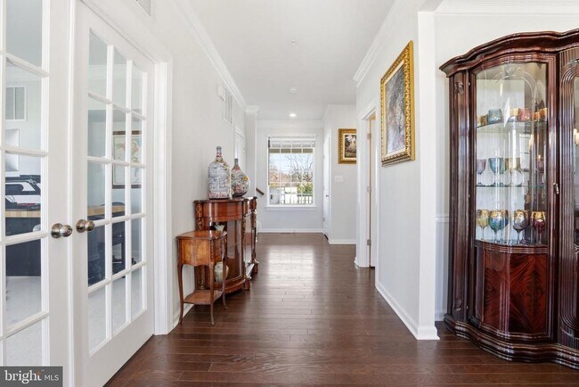 Building Photo - 6702 Savannah Dr