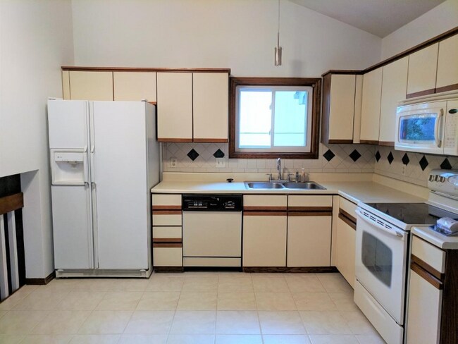 Building Photo - 12724 Grant Cir