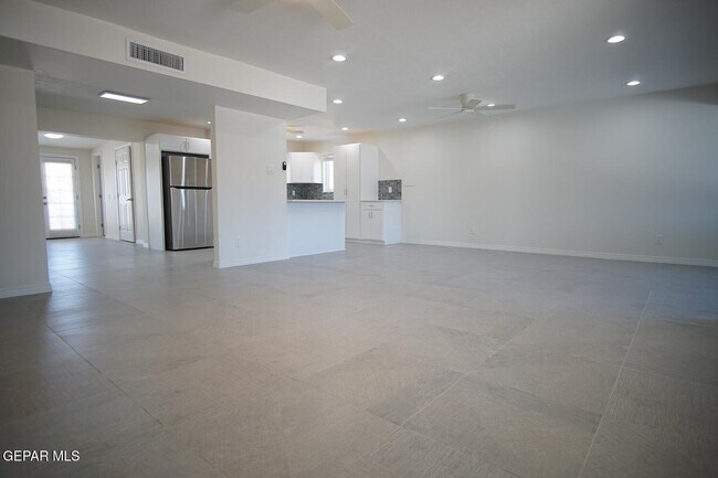 Foto del edificio - 4573 Bobolink Way