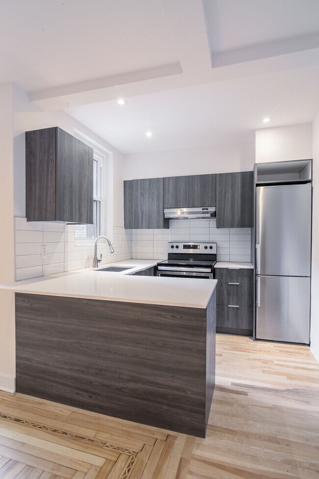 Photo du bâtiment - 2105 Rue Chomedey