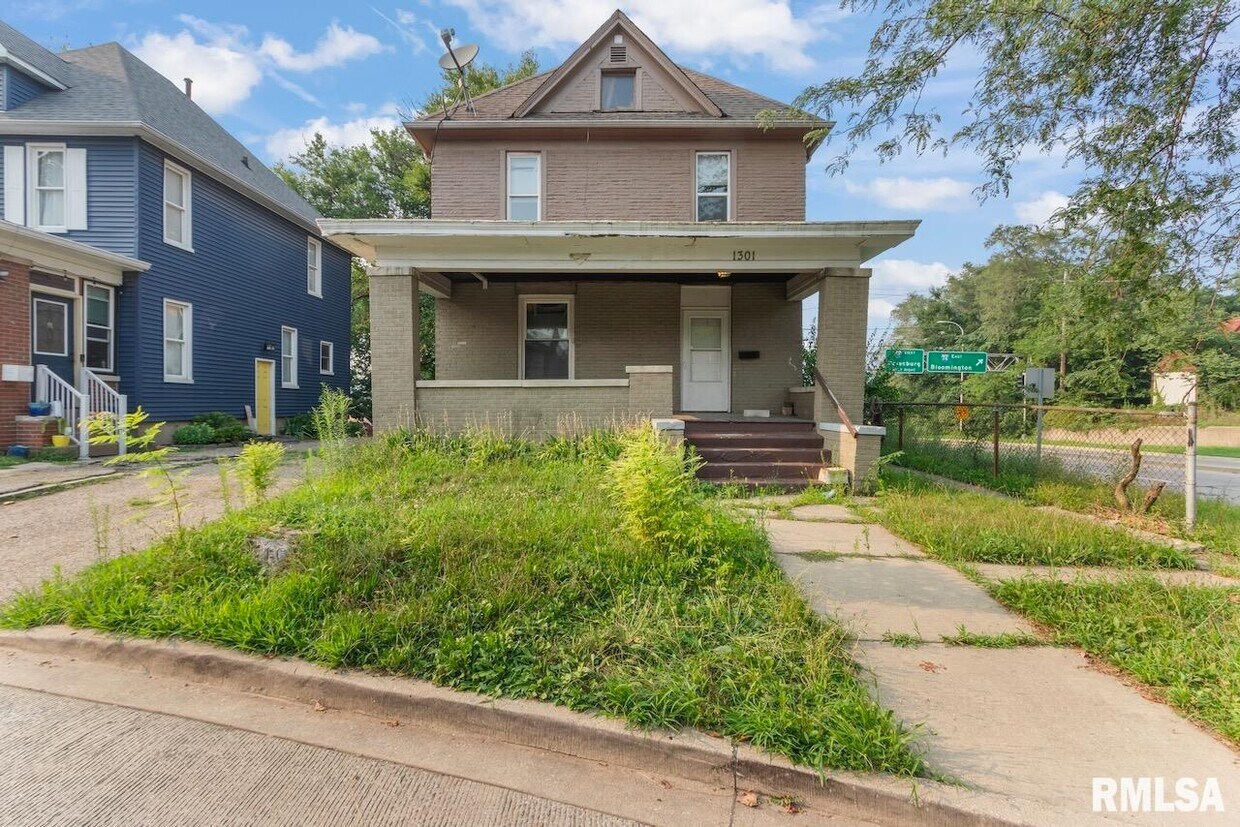 Foto principal - 1301 W Parkside Dr