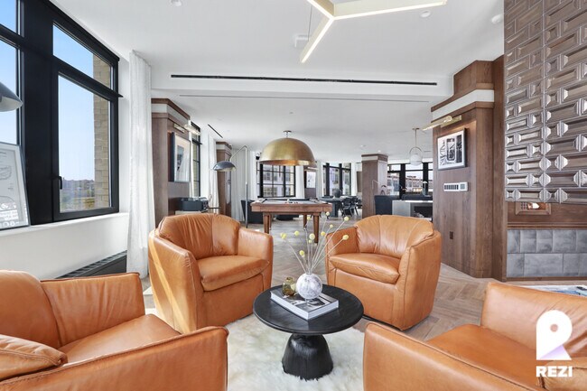 Foto del edificio - 36-20 Steinway St
