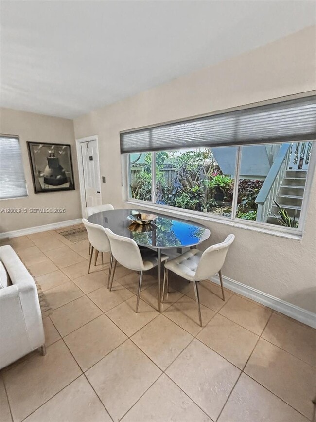 Foto del edificio - 1423 Holly Heights Dr