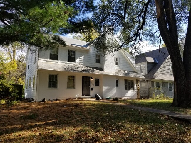 Building Photo - 5425 Paseo Blvd