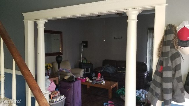 Foto del edificio - 759 Pequest Rd