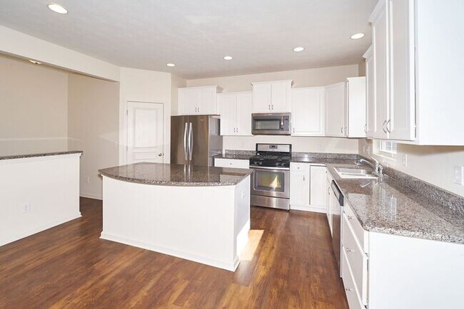 Building Photo - 4 Bedroom in Westfield