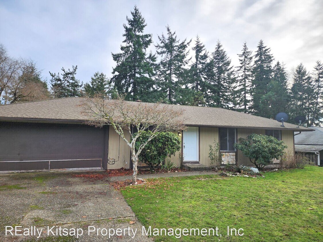 3 br, 1 bath House 4404 Basswood Ln. SE House Rental in Port