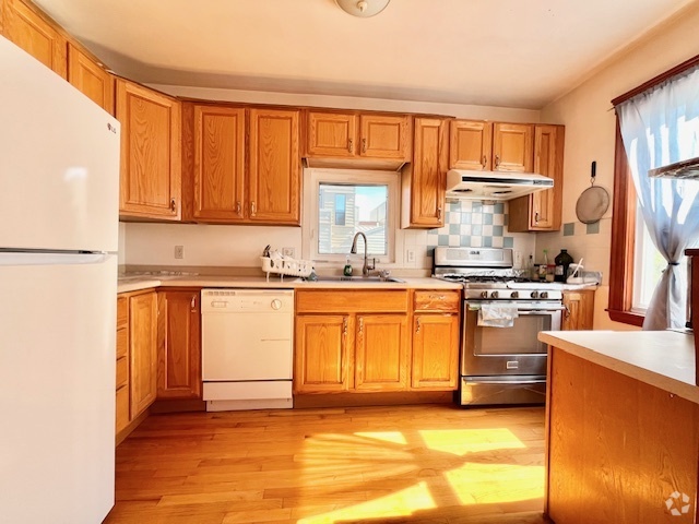 Building Photo - 99 Litchfield St