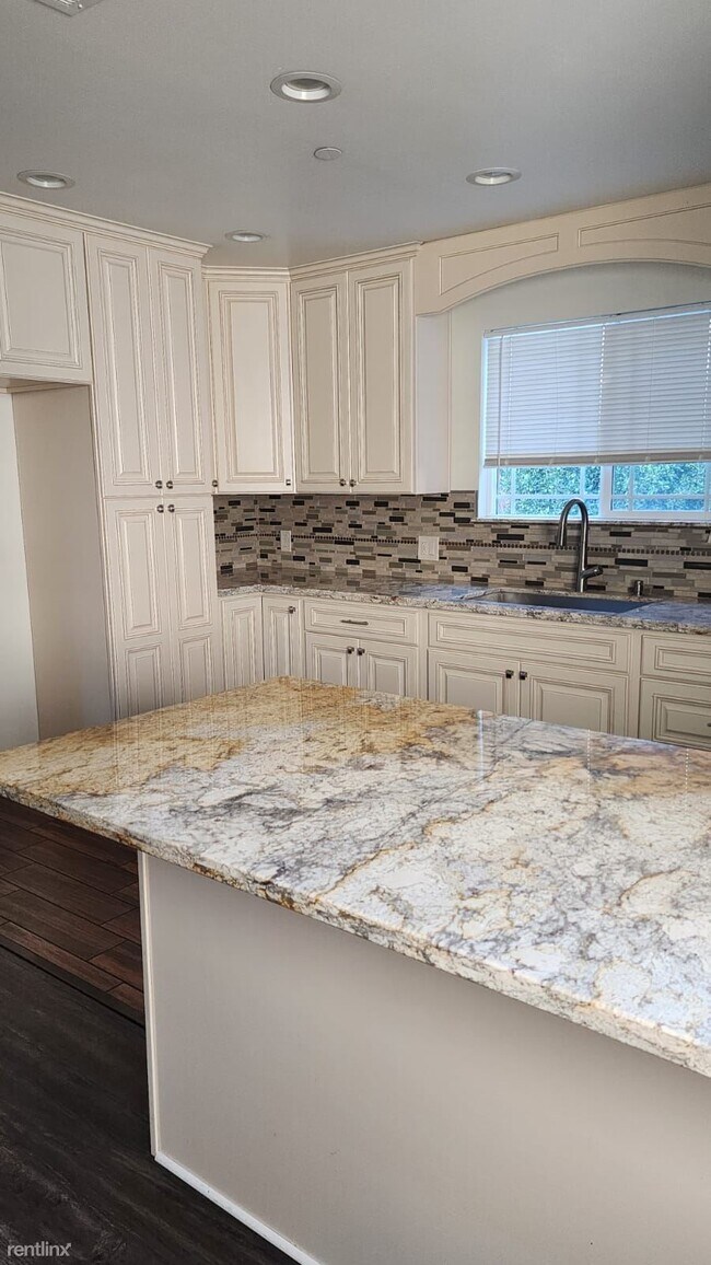 Foto del edificio - 2 br, 2 bath House - 9524 Friendship Ave