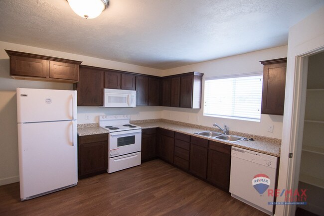 Building Photo - First Month Rent Free!