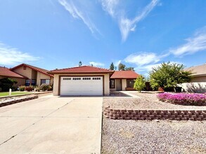 Building Photo - 25268 Shadescale Dr