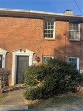 Building Photo - 1028 Jeanette Ln