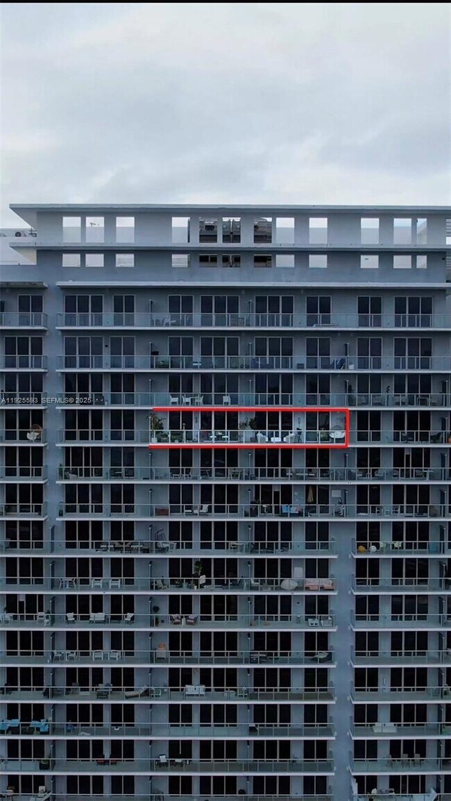 Foto del edificio - 16385 Biscayne Blvd