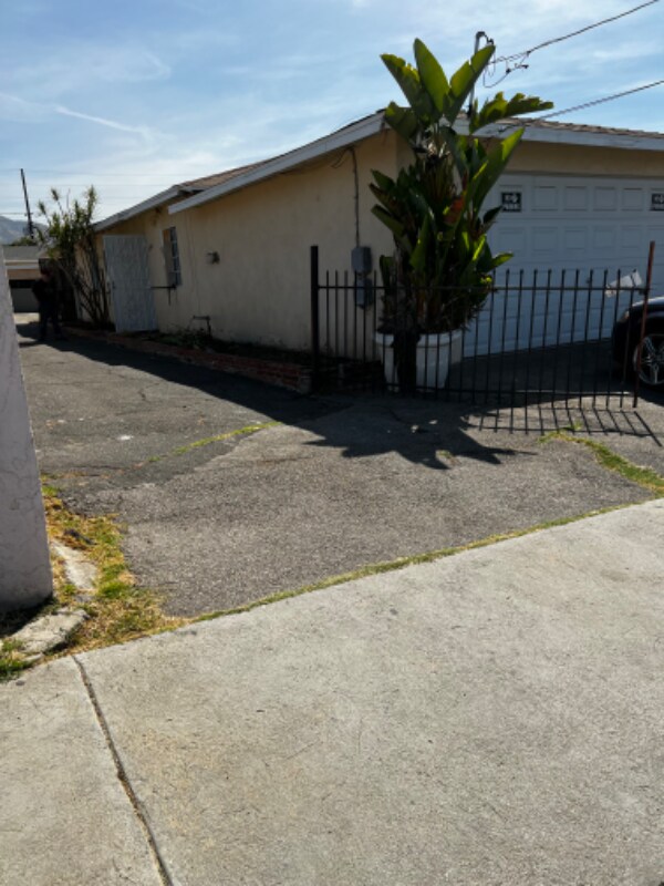 Primary Photo - 12576 Adelphia Ave