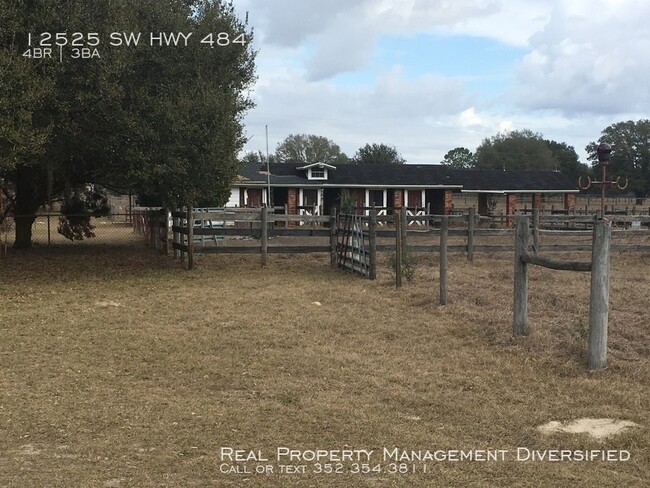 Building Photo - Large, Unique Farm House