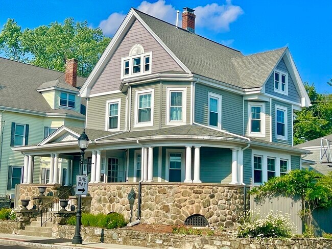 Foto del edificio - 812 Moody St