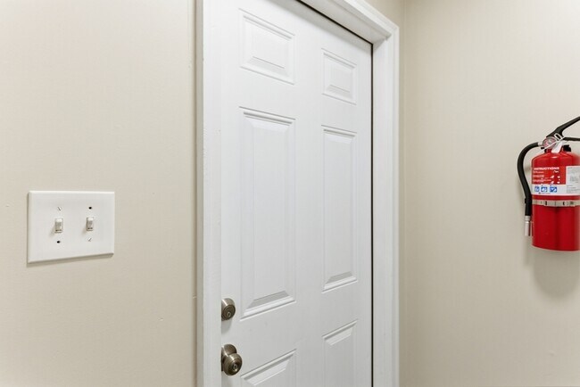 Foto del edificio - 109 N Cruze St