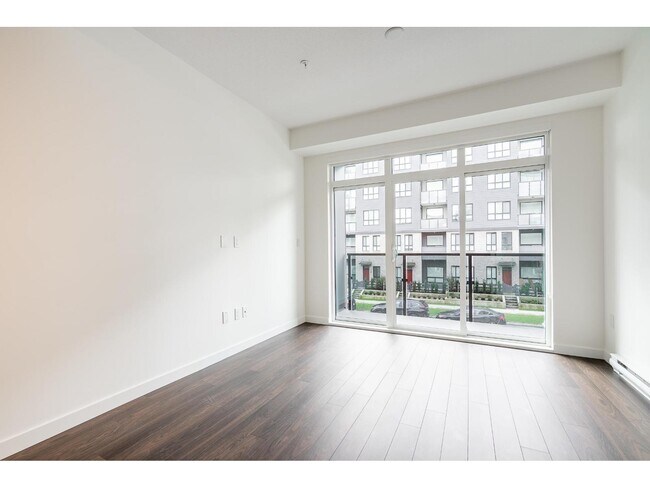 Photo du bâtiment - 15733-15785 85 Ave