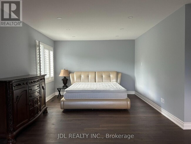 Photo du bâtiment - 19 Prince Edward Blvd