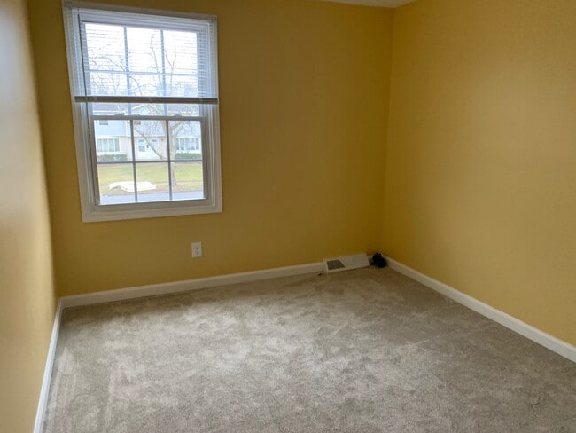 Building Photo - 192 Glenhaven Dr